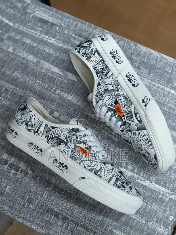 Vans Custom
Sizes 38-45
 at 2500 - thumbnail 5