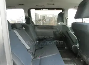 Toyota Voxy 2019 Silver