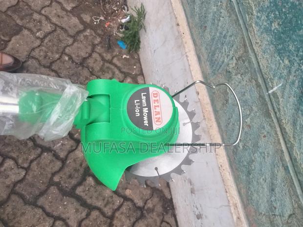 Power-Driven Lawn Mower/Brush Cutter Grass Trimmer - thumbnail 3