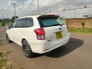 Toyota Corolla Fielder 1.5 Hybrid FWD 2013 White
