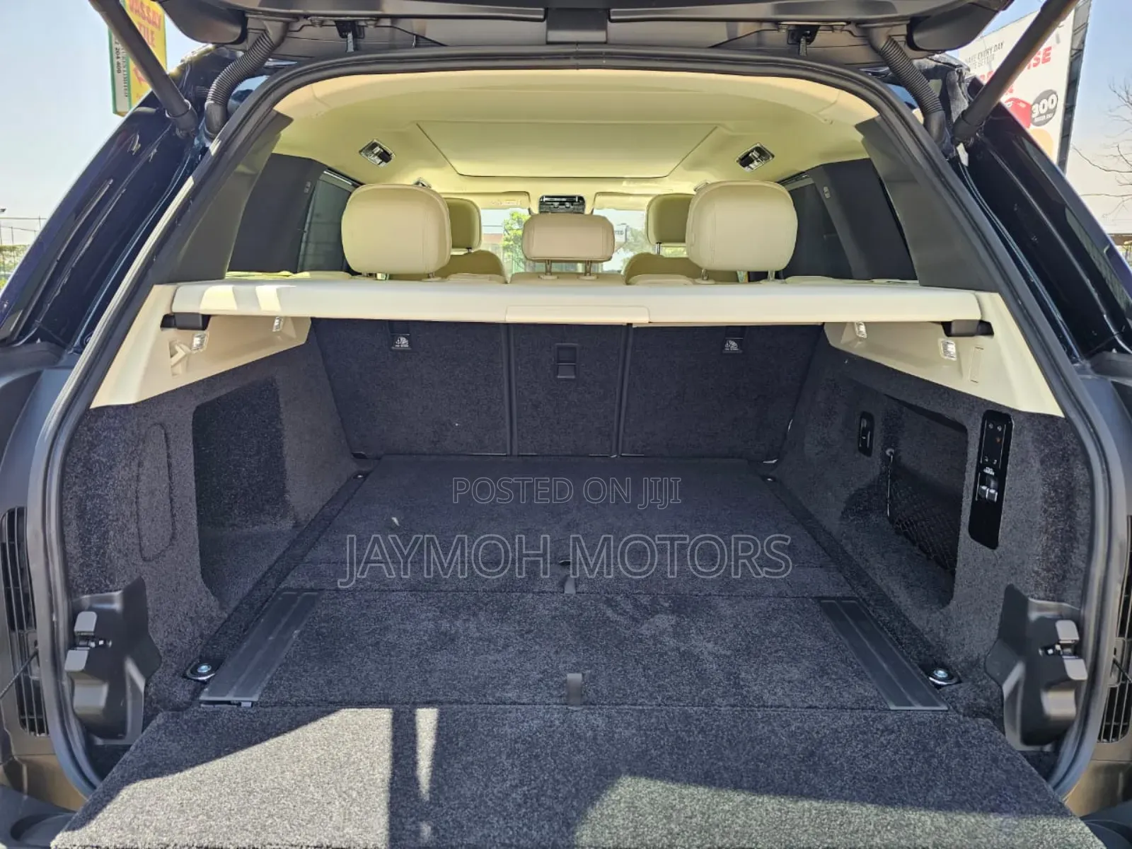 Land Rover Range Rover Vogue 2023 Black