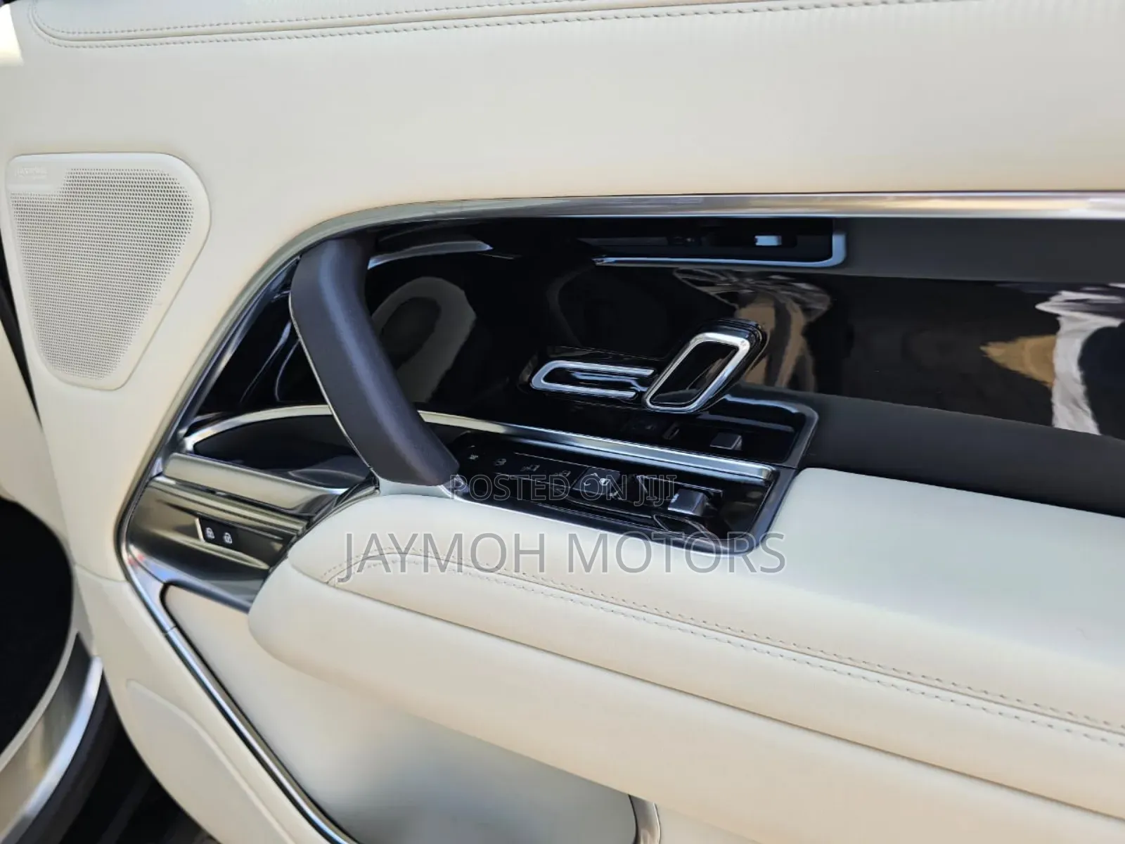 Land Rover Range Rover Vogue 2023 Black
