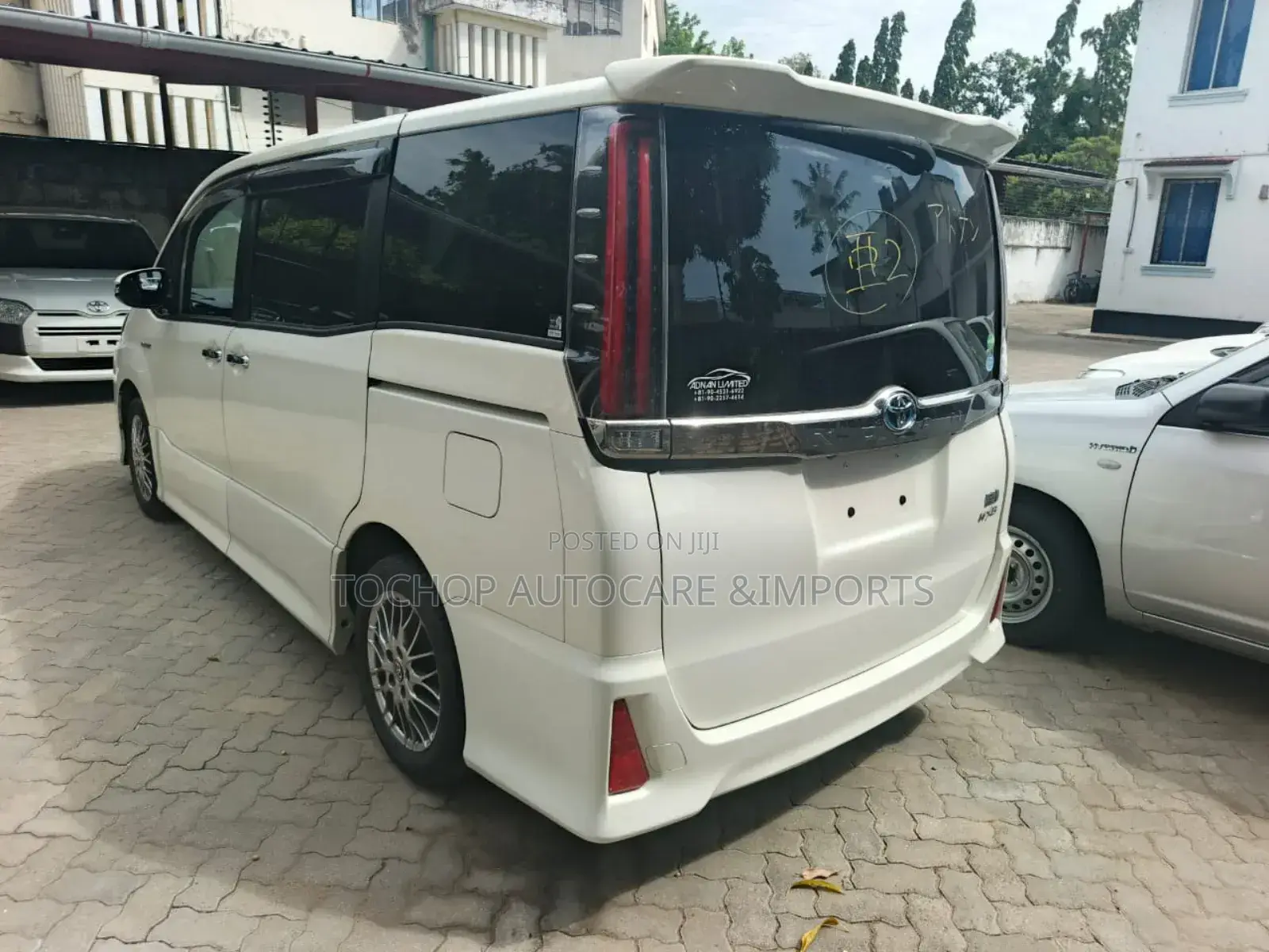 Toyota Noah 2.0 AWD (8 Seater) 2018 White