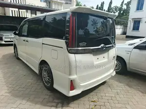 Toyota Noah 2.0 AWD (8 Seater) 2018 White