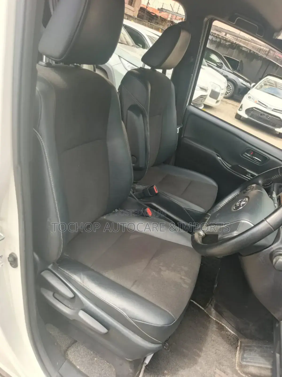 Toyota Noah 2.0 AWD (8 Seater) 2018 White