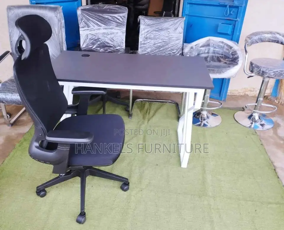 Orthopedic Chair and Metallic Table