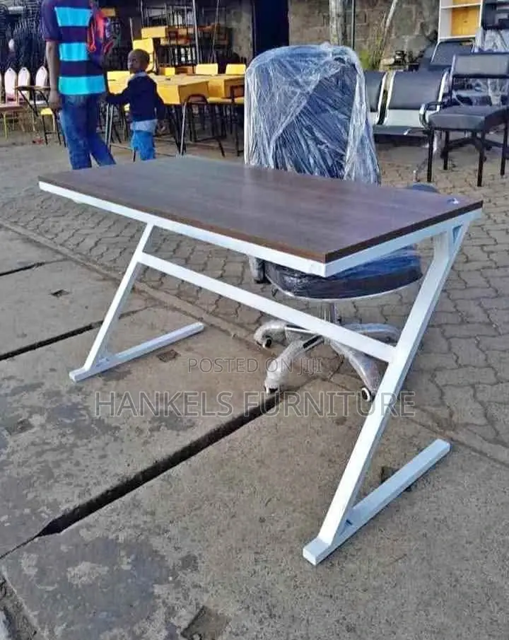 Office Desk With Single Metal Frame