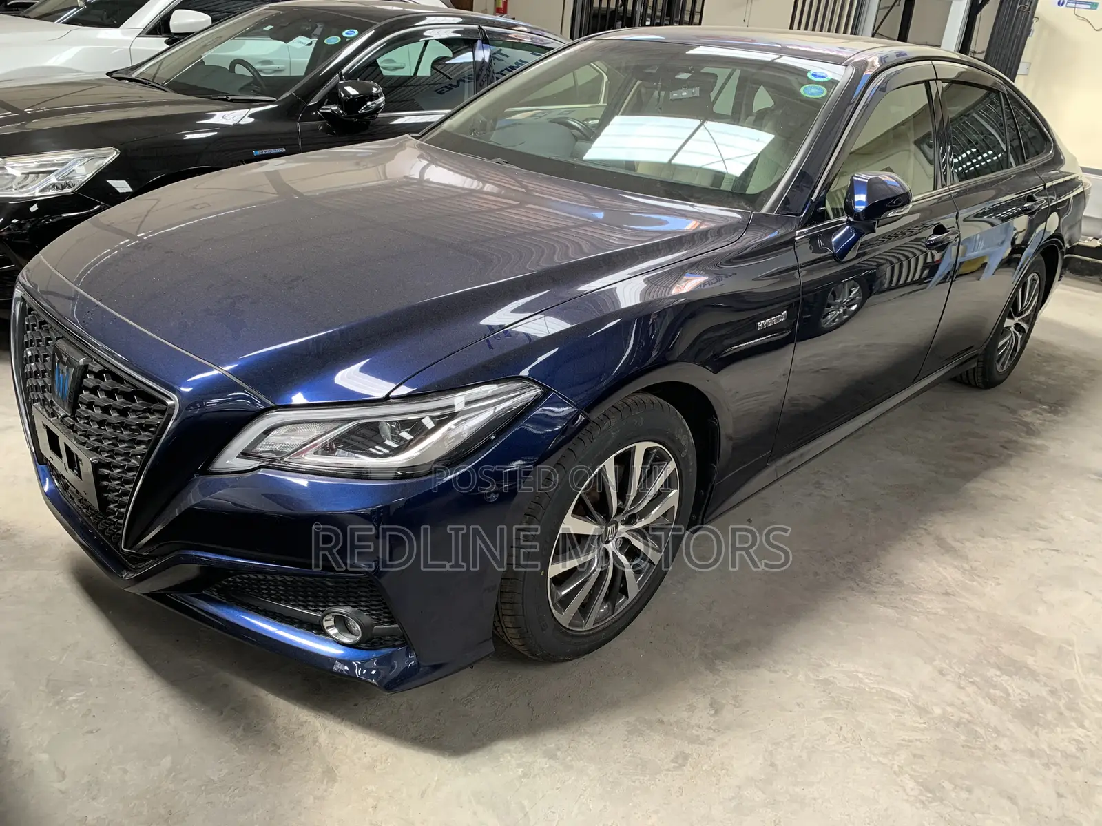 Toyota Crown 2018 Blue