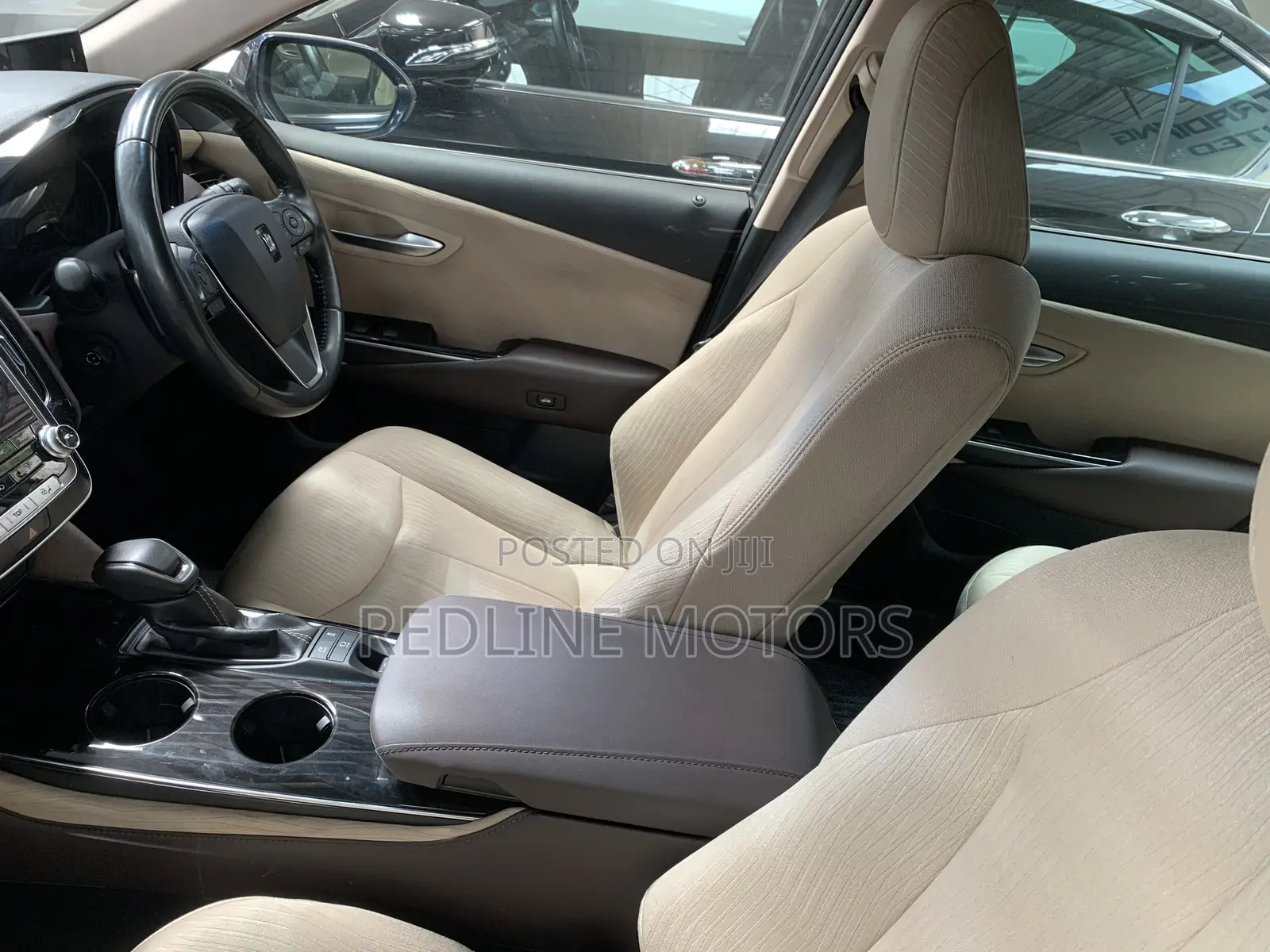 Toyota Crown 2018 Blue