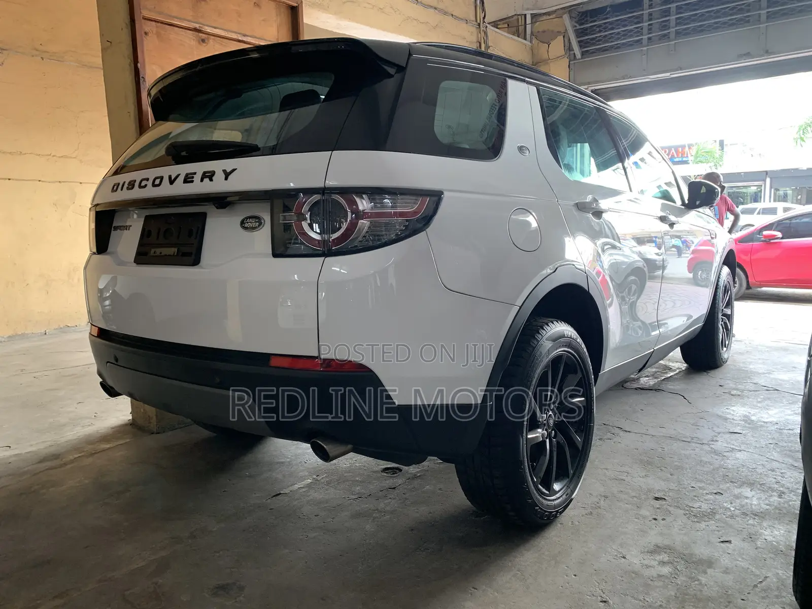 Land Rover Discovery Sport SE 2019 White
