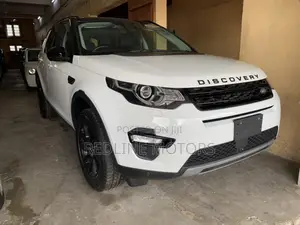 Land Rover Discovery Sport SE 2019 White
