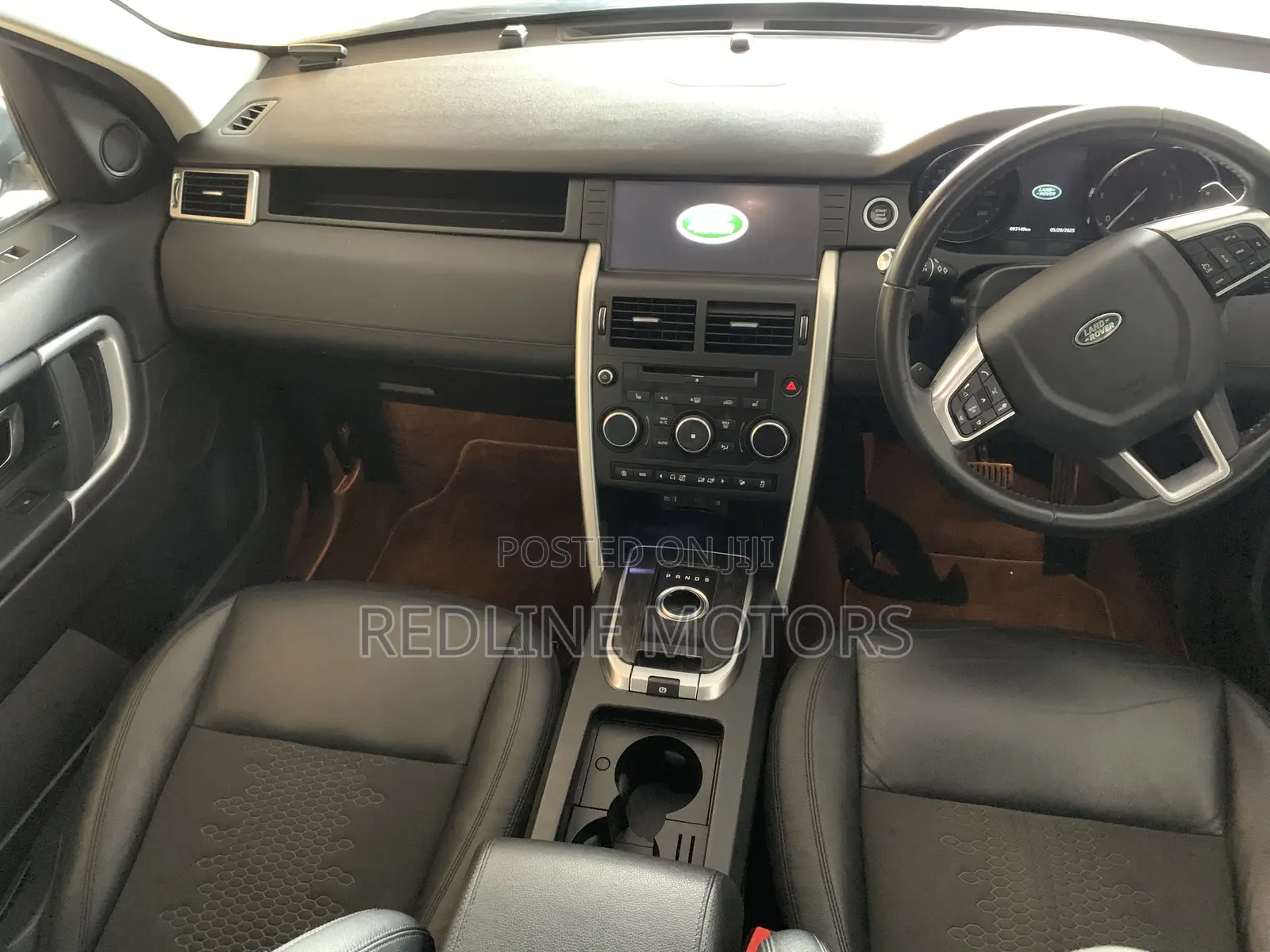Land Rover Discovery Sport SE 2019 White
