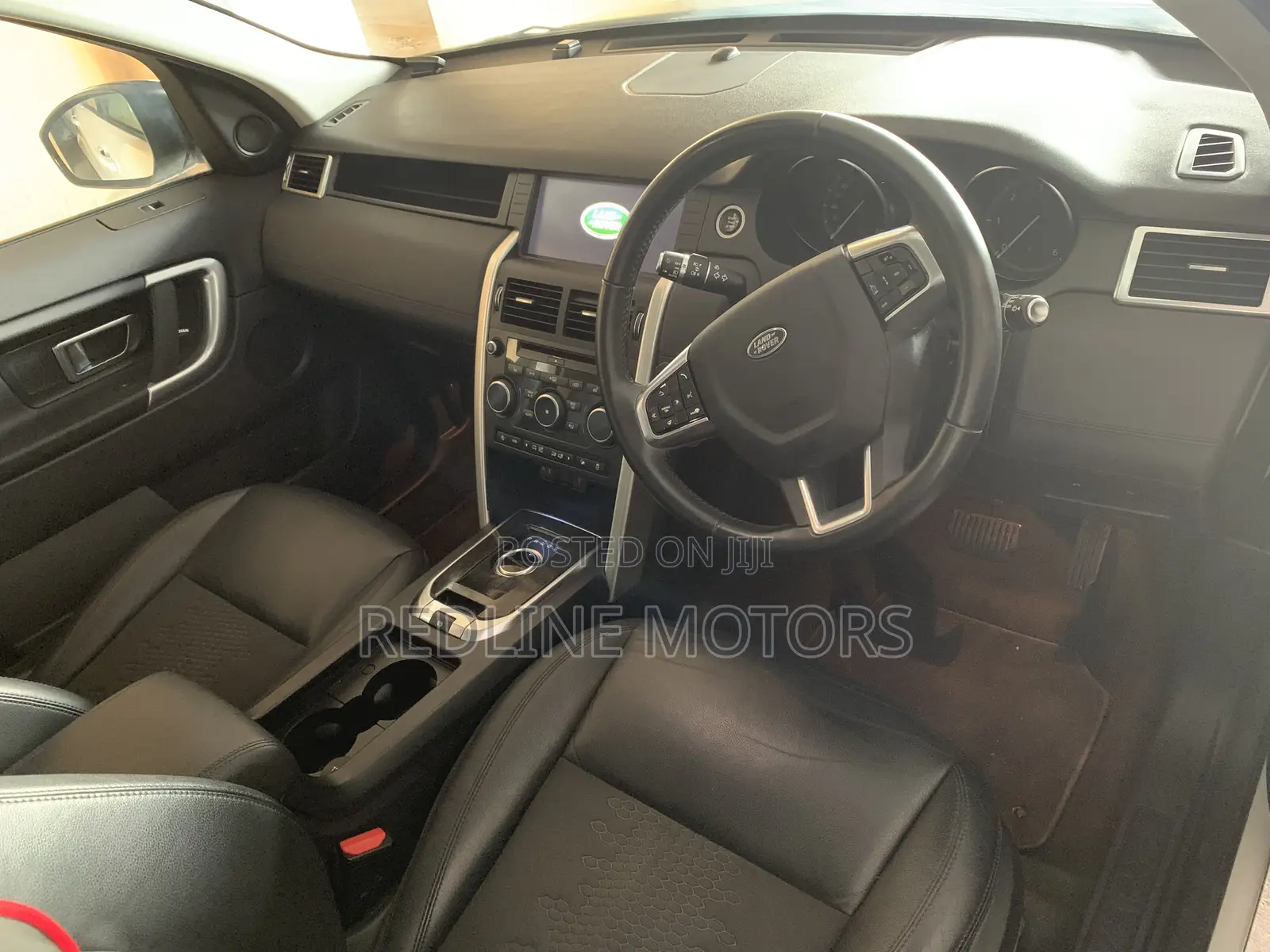 Land Rover Discovery Sport SE 2019 White