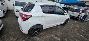 Toyota Vitz 1.5 FWD Hybrid 5dr 2018 Pearl