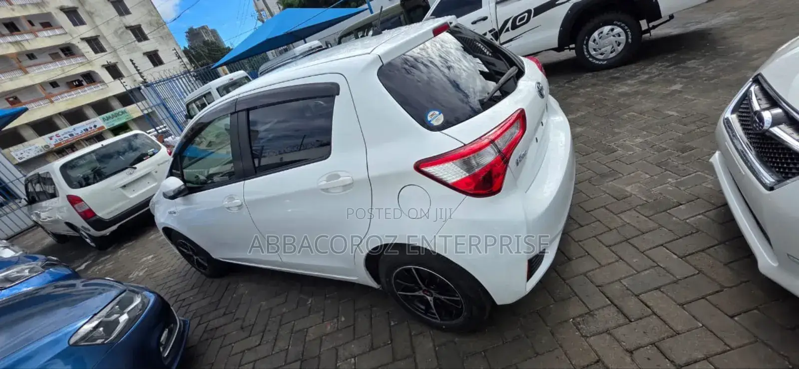 Toyota Vitz 1.5 FWD Hybrid 5dr 2018 Pearl