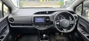 Toyota Vitz 1.5 FWD Hybrid 5dr 2017 White