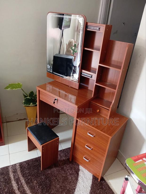 Vanity Lady's Make Up Table - main view