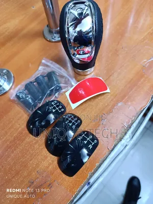 Manual Gear Shifter Knob – Comfortable, Modern Look