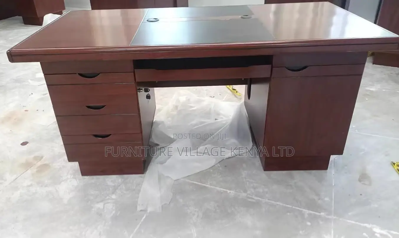 Office Desk:Executive Secure 1400mm Wide Standard Table