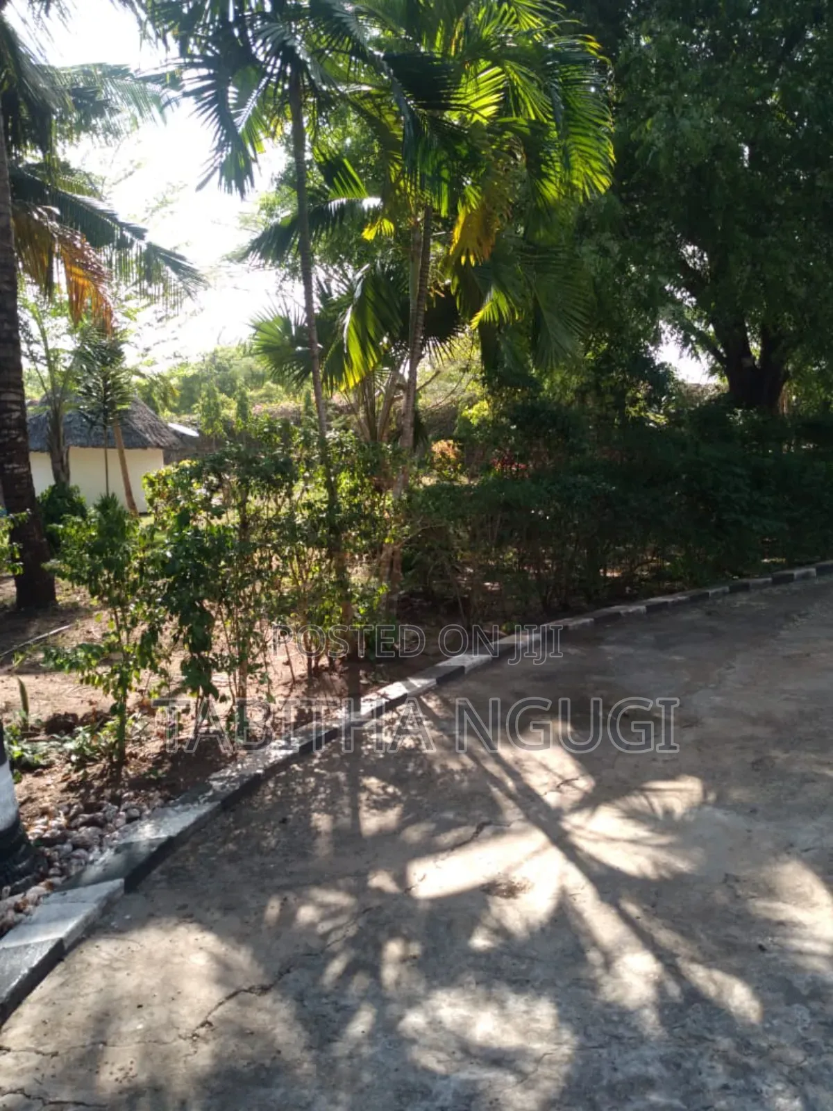 5bdrm Maisonette in Diani for sale
