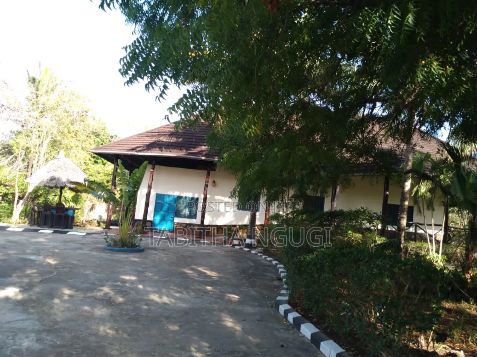 5bdrm Maisonette in Diani for sale
