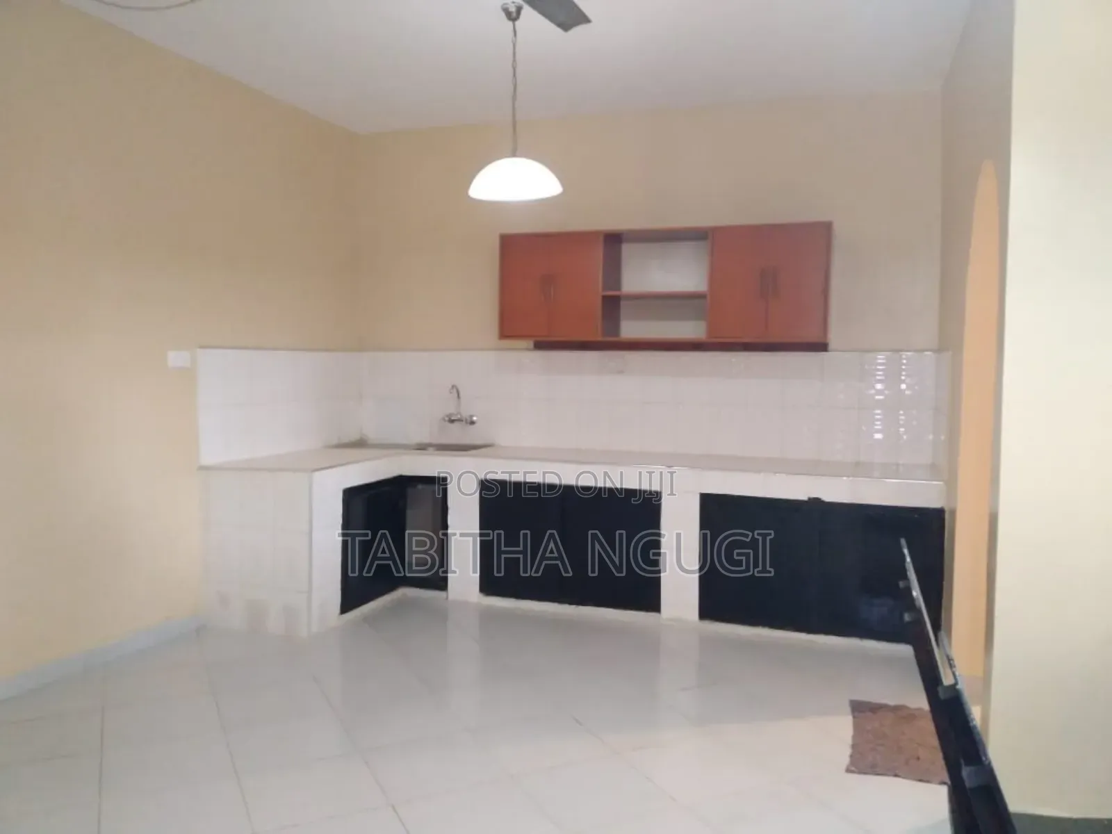 5bdrm Maisonette in Diani for sale