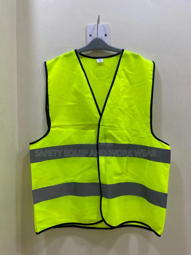 Green Reflective Vest For Work Crews - main view