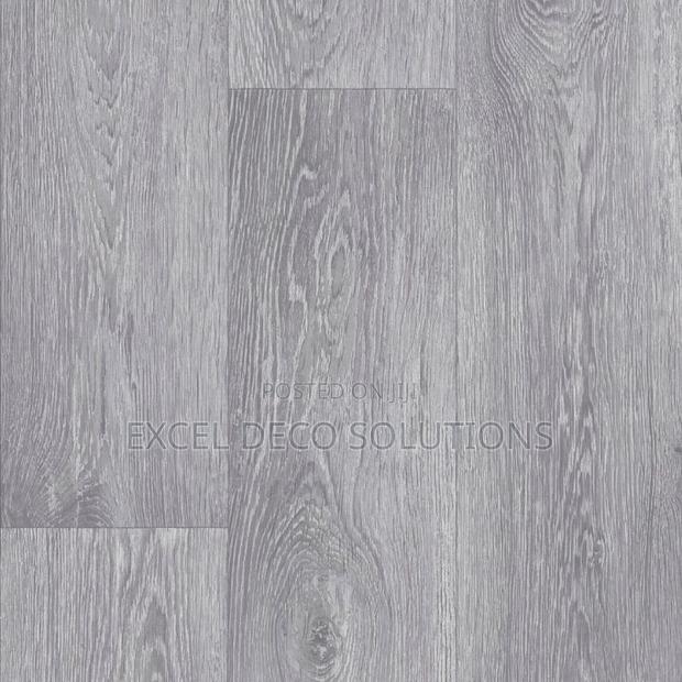 Selfadhesive LVT Flooring – Peel, Stick Upgrade Instantly!