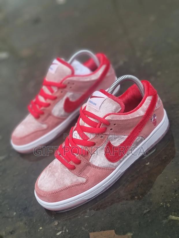 Sb Dunk X Strange Love Sneakers for Ladies