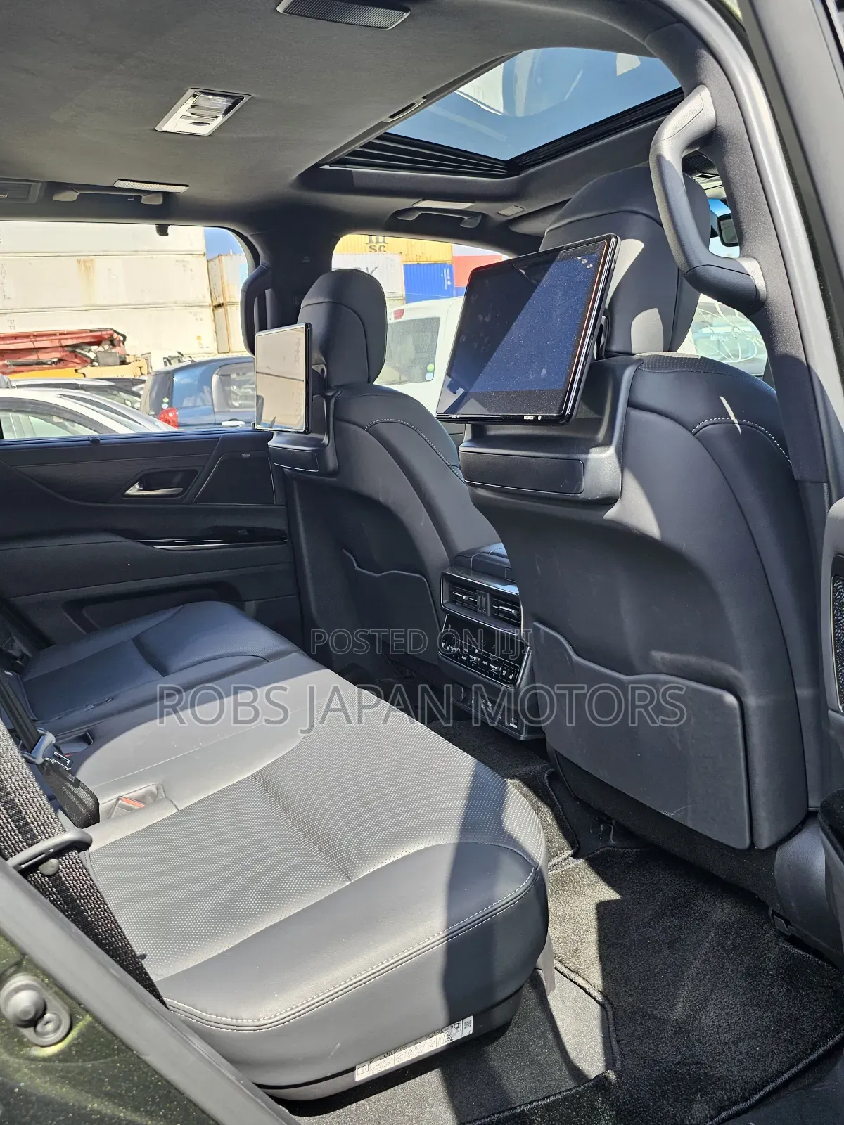 Lexus LX 2023 Green