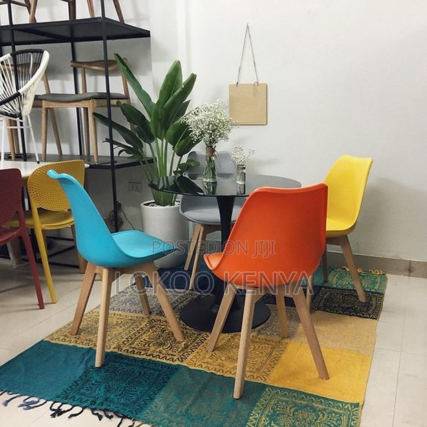 Dining Set: Round Dining Table With Eames Chairs