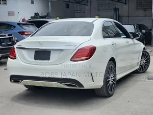 Mercedes-Benz C250 2018 Pearl
