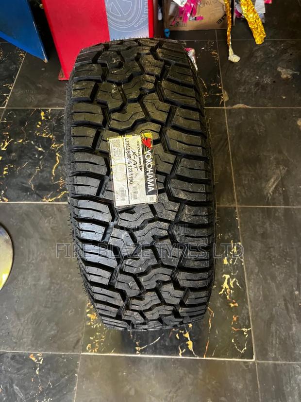 285/60r18 Yokohama Geolander X-At