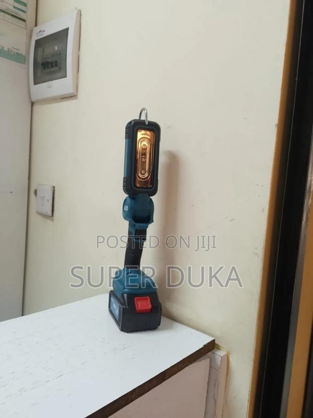 Makita 88v Max XGT Cordless Led Flashlight. Site Light
