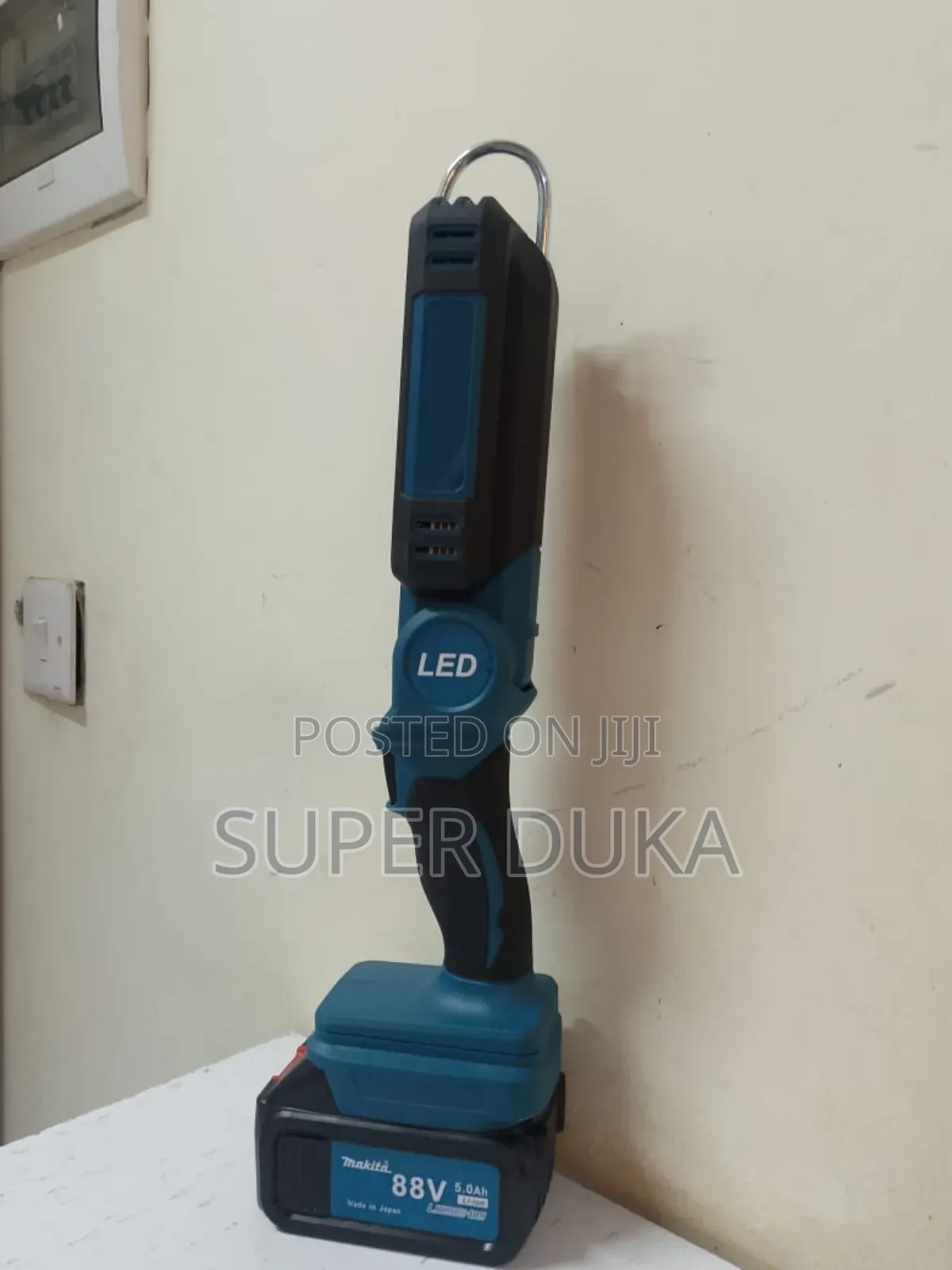 Makita 88v Max XGT Cordless Led Flashlight. Site Light
