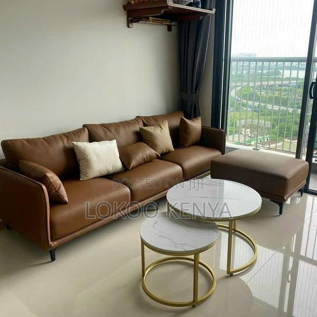Dining Table : Golden Legs Indoor Dining Table