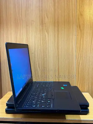 Laptop Dell Latitude E5550 8GB Intel Core I5 SSD 256GB