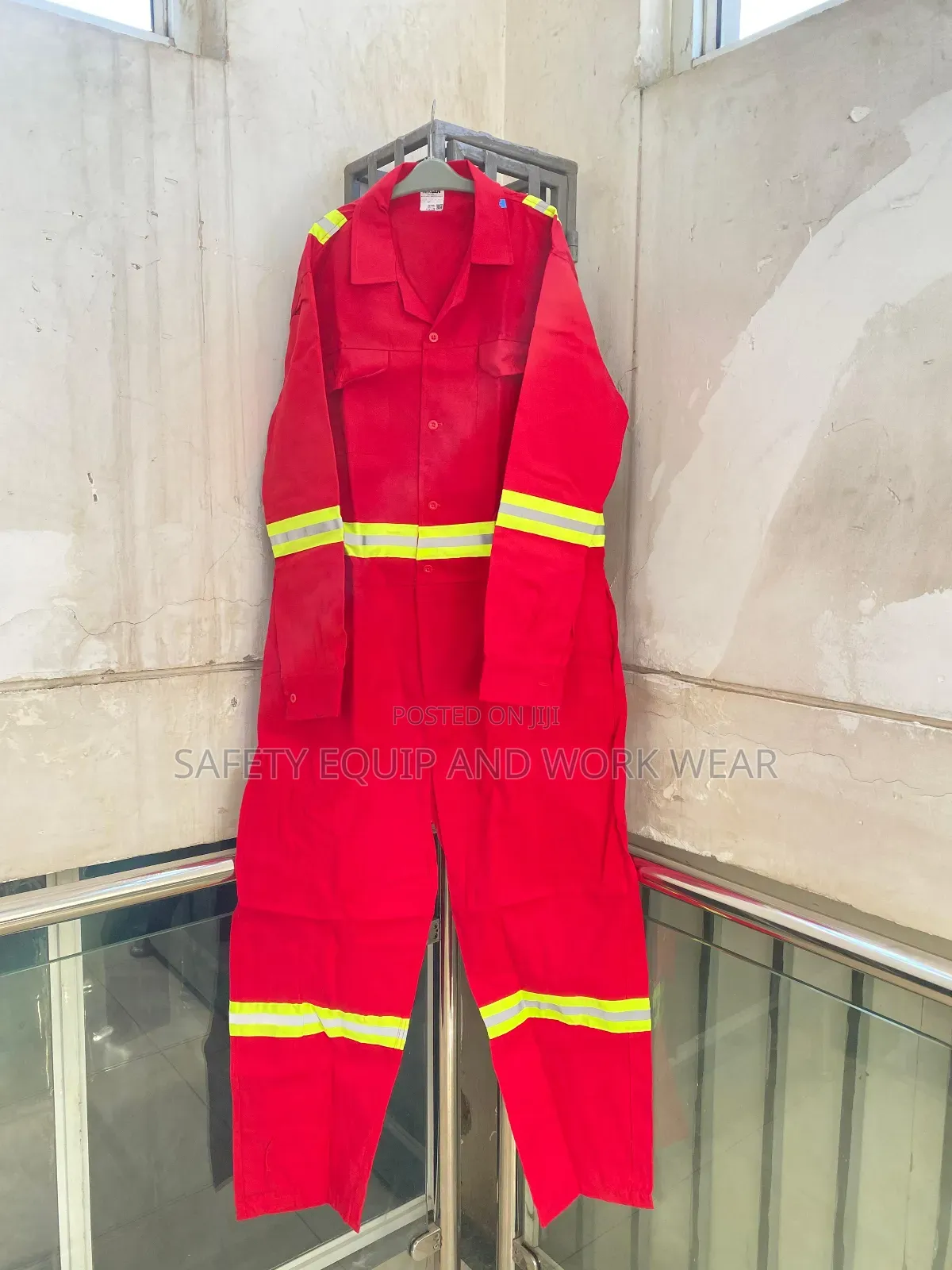 Red Reflective Vest For Harsh Work Zones