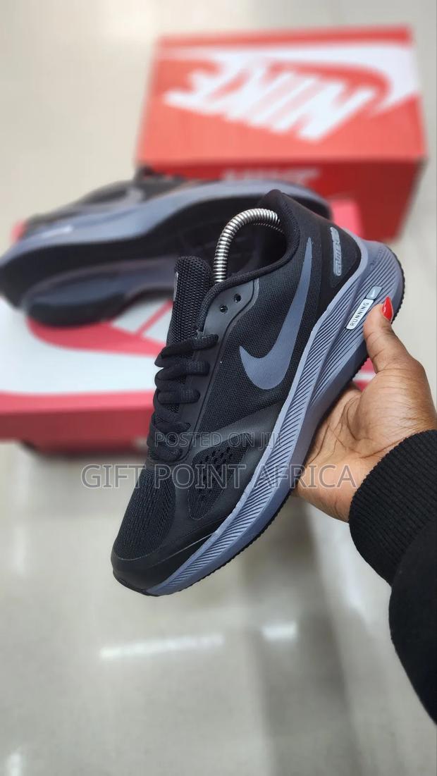Nike Black Running Zoom - thumbnail 2