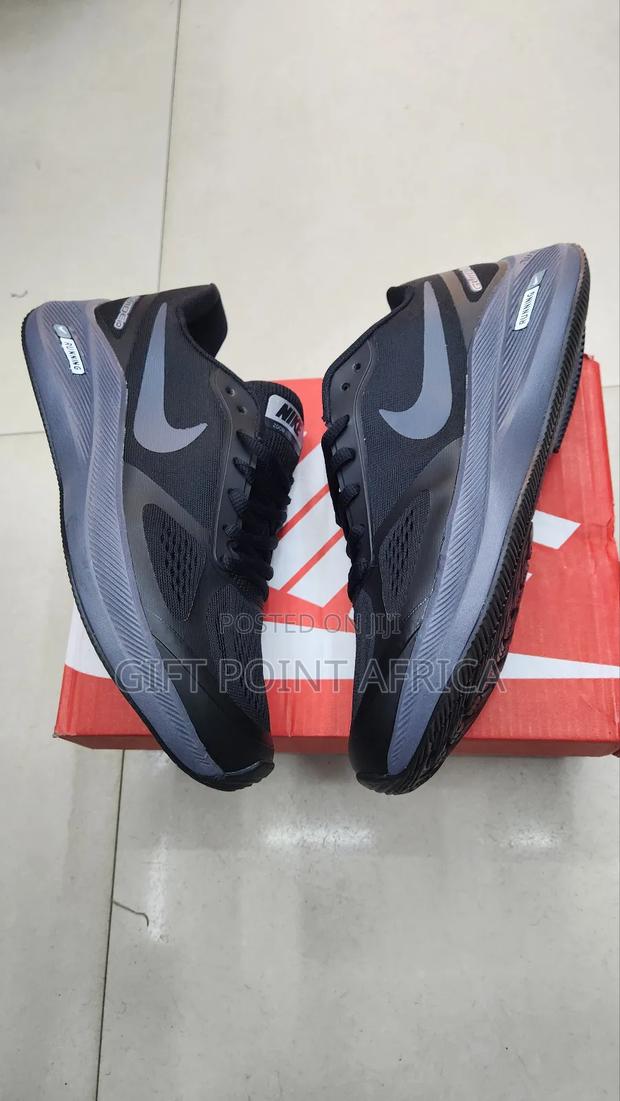 Nike Black Running Zoom - thumbnail 3