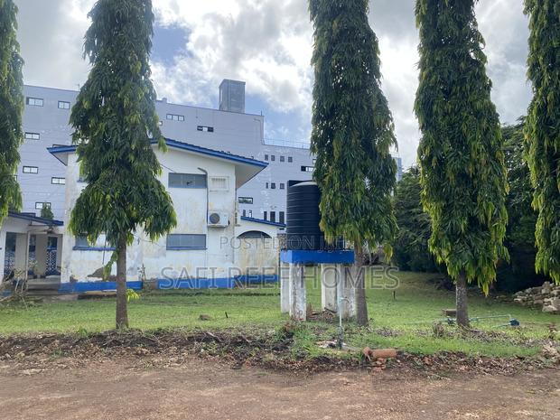 1.5 Acre Land Plus House for Lease Along Links Road - thumbnail 13