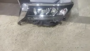 Toyota Land Cruiser J165 Xenon Headlight