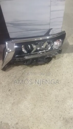 Toyota Land Cruiser J165 Xenon Headlight