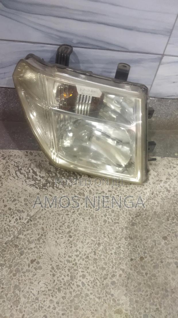 Nissan Navara 2010 Headlight - thumbnail 4