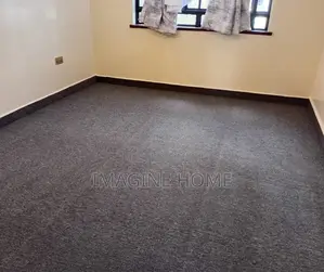 Minimalist Wall to Wall Carpet