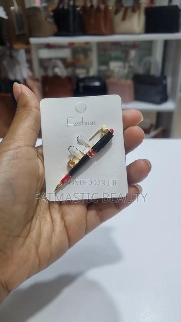 Unisex Brooch - thumbnail 2