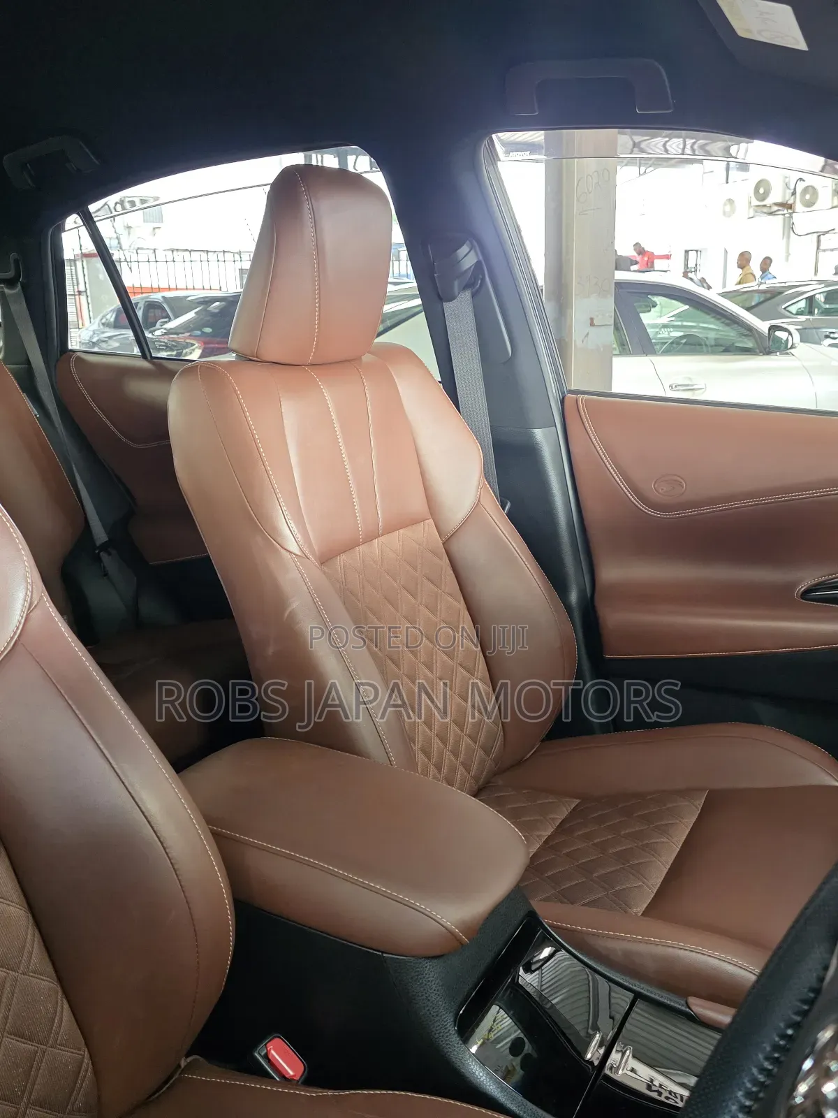 Toyota Harrier 2.0 2018 Off white