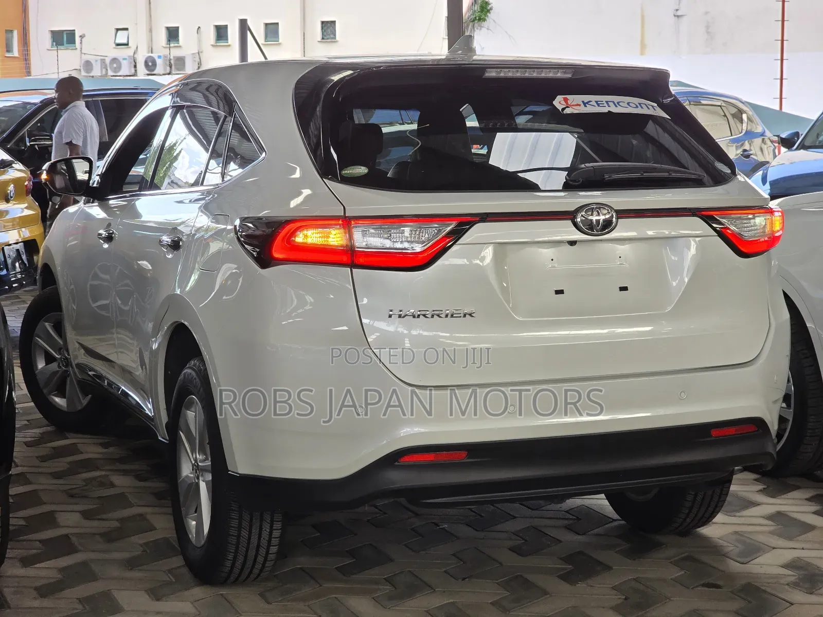 Toyota Harrier 2.0 2018 Off white