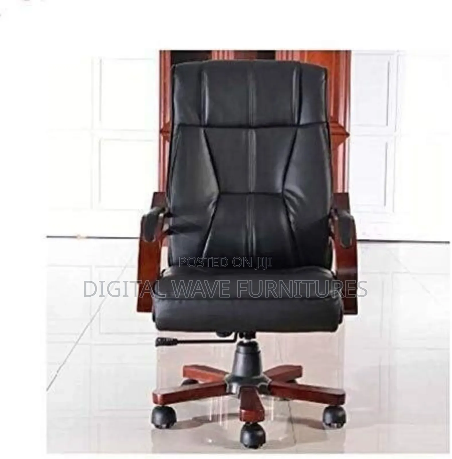 Luxury Swivel Executive Office Chair Rs3