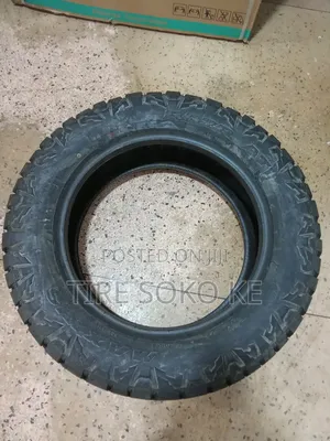 265/60r20 Maxxis Razr At811